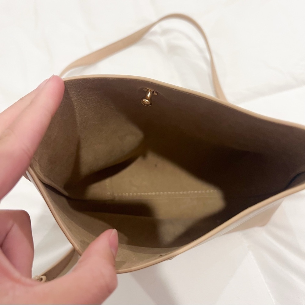 Samara Tan Crossbody Bag - Picture 6 of 6